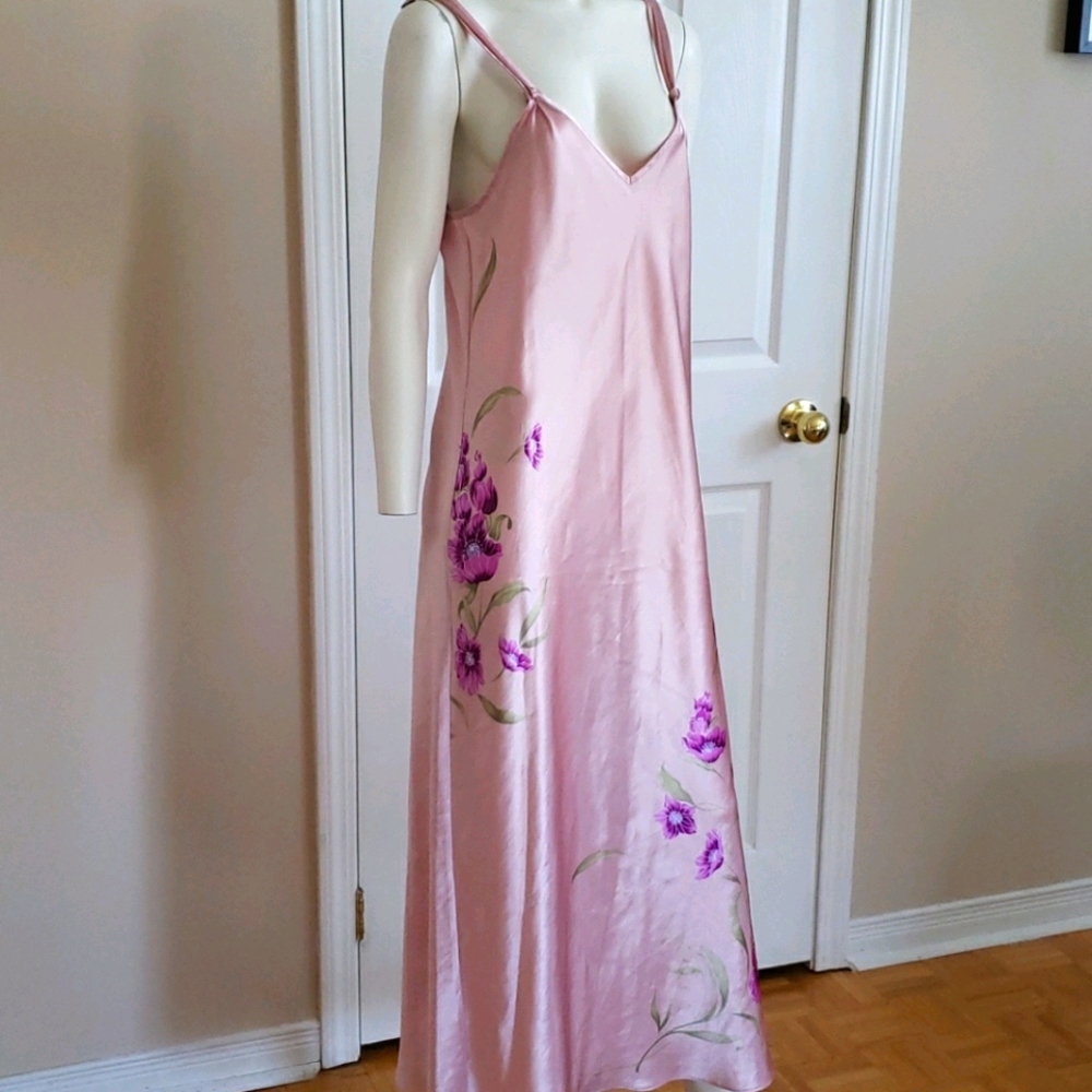 Valerie Stevens night gown